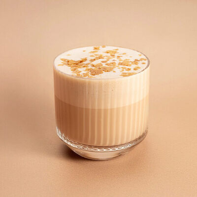 Кофе Латте Банан-карамель в Кулинария Патрик & Мари по цене 396 ₽