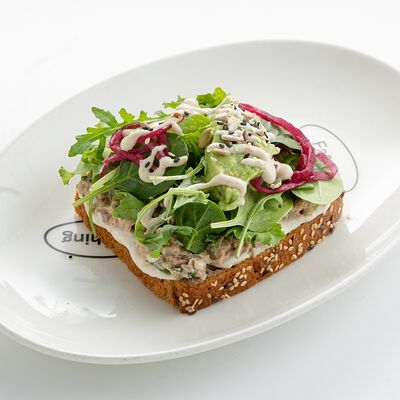 Тост с рийетом из тунца на безглютеновом хлебе в Nothing Fancy по цене 810 ₽