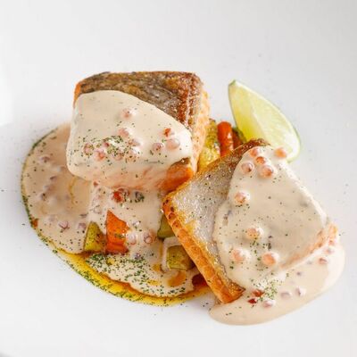 Филе форели с капустой бок чой и соусом из топленого молока в Кукумбер по цене 990