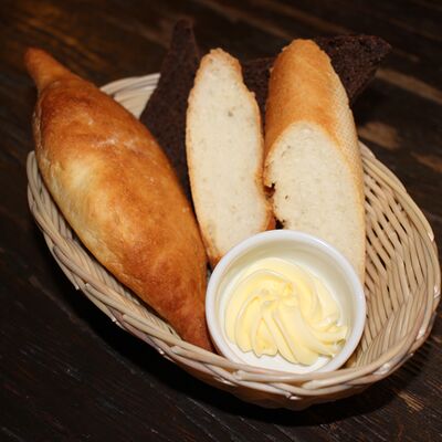 Ремесленный хлеб на заквасках в Арт-шоу ресторан Балаган Сити по цене 210 ₽