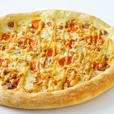 Пицца с охотничьими колбаскамив Везёт и повезёт по цене 555 ₽