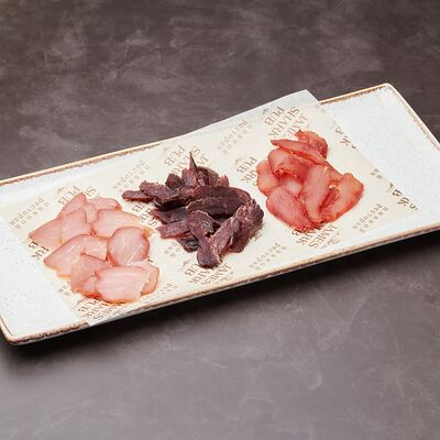 Ассорти пивных снеков в The James Shark Pub по цене 1300 ₽