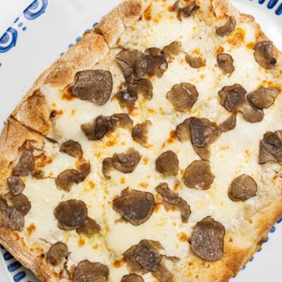 Пицца с черным трюфелем в Miss you по цене 2950 ₽