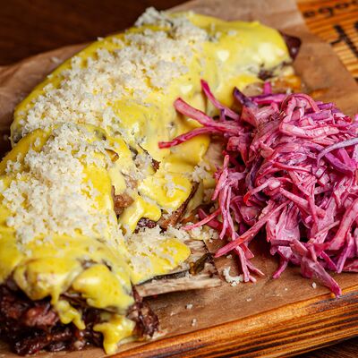 Говяжьи ребра копченые с сырной глазурью с крошкой из пармезана в Ребра по цене 1320 ₽