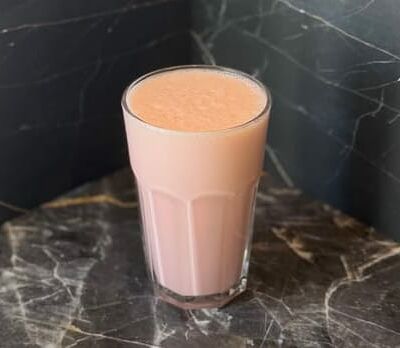 Молочный коктейль Клубника в BRCAFE по цене 315 ₽