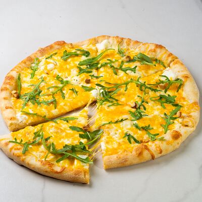 Пицца Сырная в Акула парк по цене 850 ₽