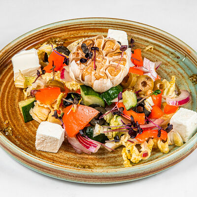 Греческий салат в Фёст по цене 340 ₽