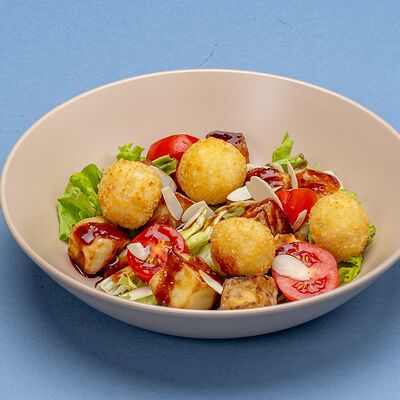 Салат с баклажанами и сырными шариками в Фабрика по цене 440 ₽