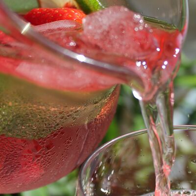 Клубничный лимонад в Мансарда по цене 600 ₽