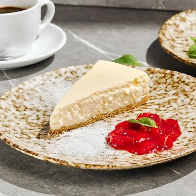 Чизкейк с клубничным кули в Гастробар DOM по цене 350