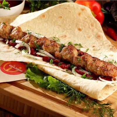 Шашлык из куриного филе в лаваше в Мангал36 по цене 399 ₽