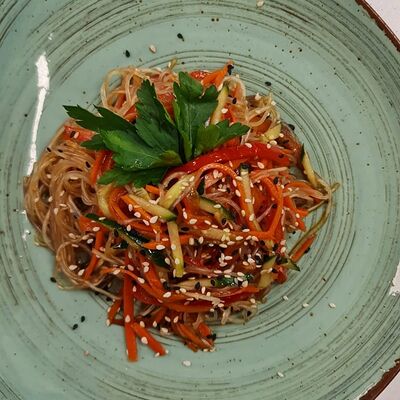 Салат с Фунчозой в Ваби-Саби Халяль по цене 345