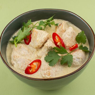 Курица со сметанным соусом в Усадьба по цене 365 ₽