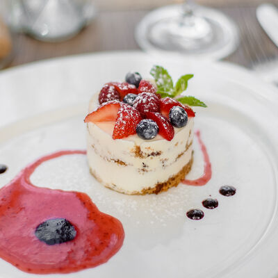 Торт Сметанник в Fazenda по цене 380 ₽