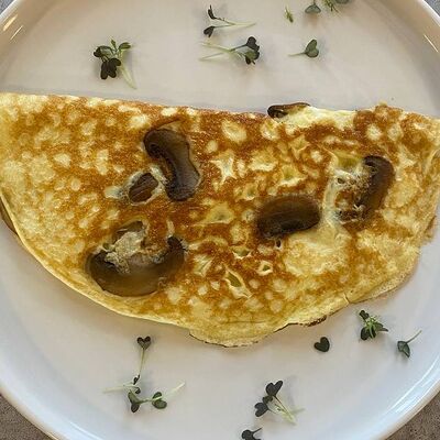 Омлет с шампиньонами в Чкалов. Северная кухня по цене 410 ₽