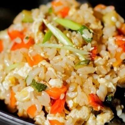 №77 Рис с яйцом и овощами в Китайка 77 как на Дальнем Востоке по цене 570 ₽