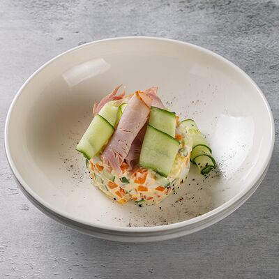 Оливье с окороком в Ресторанчик по цене 560 ₽