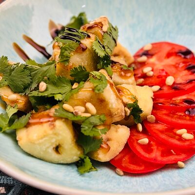 Салат с хрустящий баклажанамив Плов & Мангал по цене 450 ₽