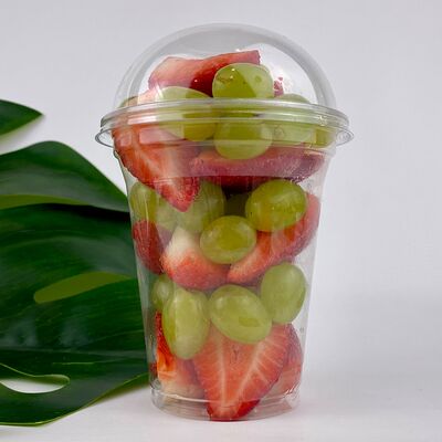 Стаканчик Клубника-виноград №10 в Durian Экзотические фрукты по цене 1050 ₽