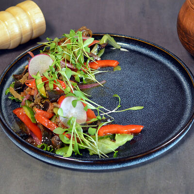 Салат тбилиссимо в Грузия и вино по цене 550 ₽