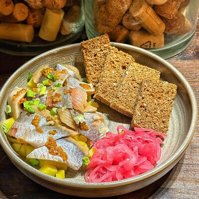 Сельдь с томлёным картофелем в FABRIKA по цене 320 ₽