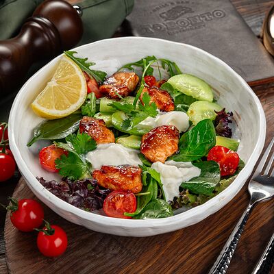 Салат с лососем терияки, авокадо и страчателлой в Toronto по цене 1820 ₽