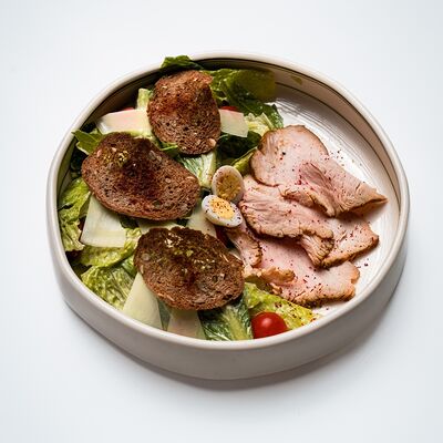 Янд. Цезарь с индейкой пастрами в NoSugar bakery по цене 890 ₽