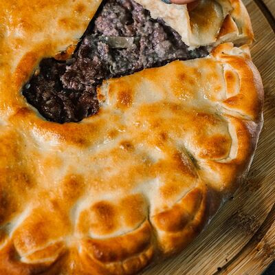 Пирог с мясом в Дай три по цене 749 ₽