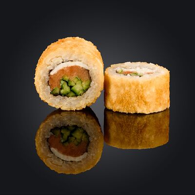 Горячий ролл Сяке темпура в Фудзи Суши по цене 480 ₽