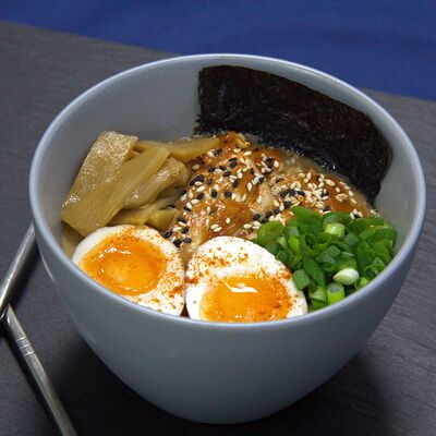 Рамен с цыплёнком тантан в KOMIX FOOD по цене 650 ₽