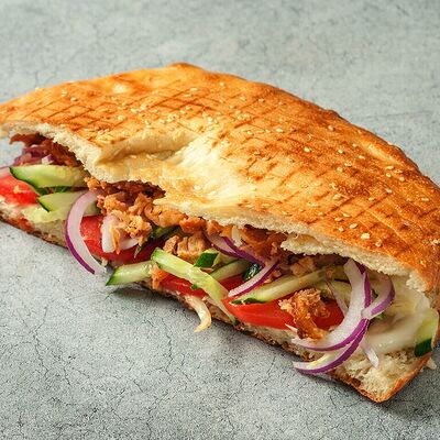 Шаурма в Тандырной Лепешкев Шаурма-Шашлык в Тренде по цене 420 ₽