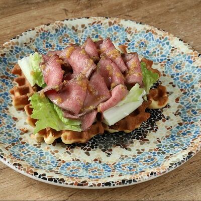 Бельгийская вафля с ростбифом в Мука по цене 740 ₽