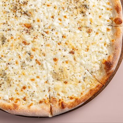 Пицца Четыре сыра в Avgust13 по цене 1195 ₽