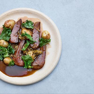 Язык ягненка с картофелем и соусом из семян укропа в 0.75 please Moscow по цене 1550 ₽