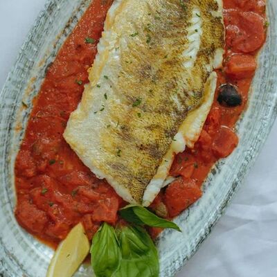 Филе судака в неаполитанском соусе в Роланд по цене 940 ₽