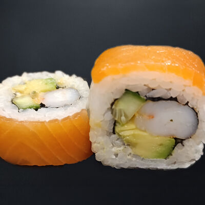 Эби Лососьв Пицца vs Роллы по цене 470 ₽