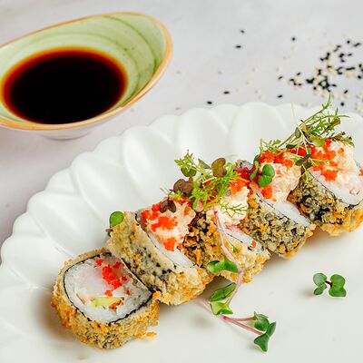 Ролл Калифорния с креветкой жаренный в Яем по цене 629 ₽