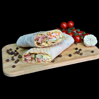 Стандартная шаурма с курицей в Grand шаурма по цене 380 ₽