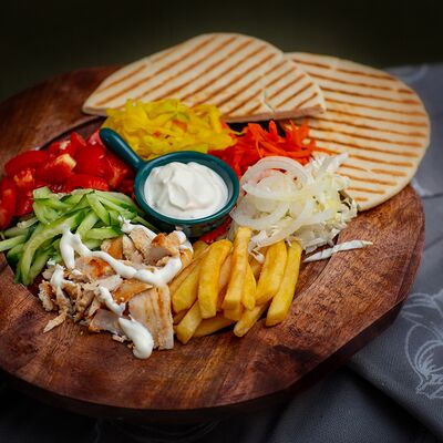 Классическая двойная на тарелкев #Шаверма_хауз по цене 610 ₽