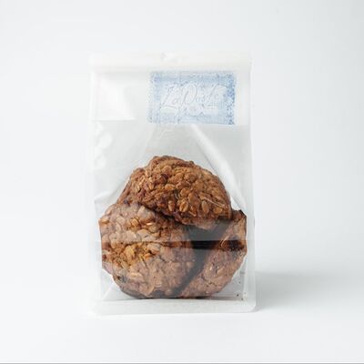 Печенье овсяное с изюмом в La Poste по цене 1245 ₽