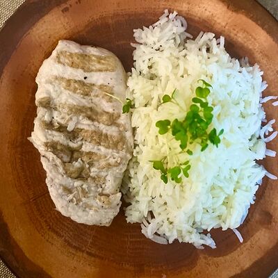 Куриная грудка на углях с рисом в Ле Марш по цене 450 ₽