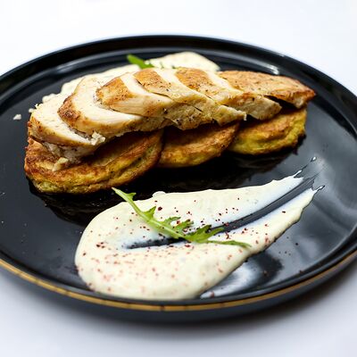 Куриное филе под миндальным соусом в Собрание по цене 705 ₽