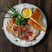 Мясное ассорти в MANANA