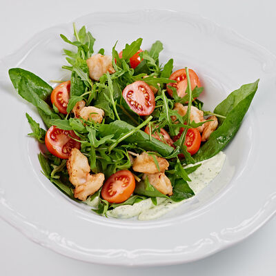Салат с креветками и кремом из феты в Кафе Итальянцы по цене 660 ₽