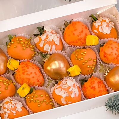 Клубника в апельсиновом шоколаде 15 шт. в Букет Альфред I клубника в шоколаде и букеты по цене 2590 ₽