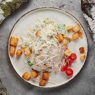 Цезарь с курицей в Гриль бар BQ по цене 520 ₽