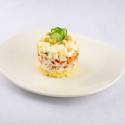 Салат Столичныйв Roku PIZZA & SUSHI по цене 300 ₽