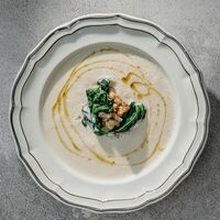 Суп из цветной капусты с комбу и шпинатом в Sage