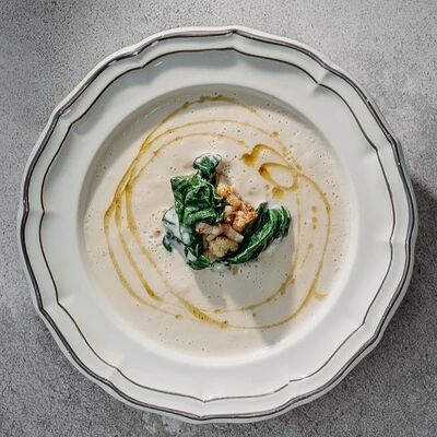 Суп из цветной капусты с комбу и шпинатом в Sage по цене 750 ₽