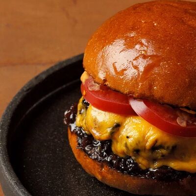 Чизбургер Maya Вагю в Maya по цене 1890 ₽